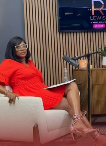 2. Booking_Scottdale Podcast Cafe_Image_377 x 485 (4)